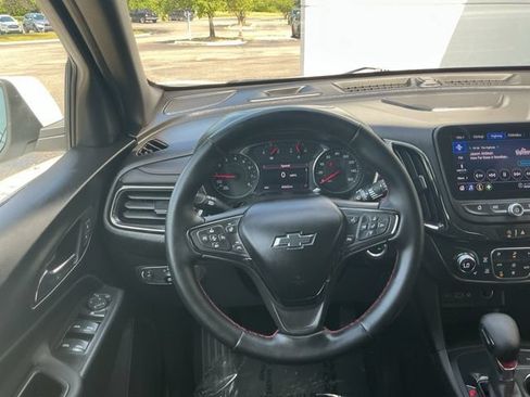Used 2023 Chevrolet Equinox RS w/ RS Leather Package FWD image 17