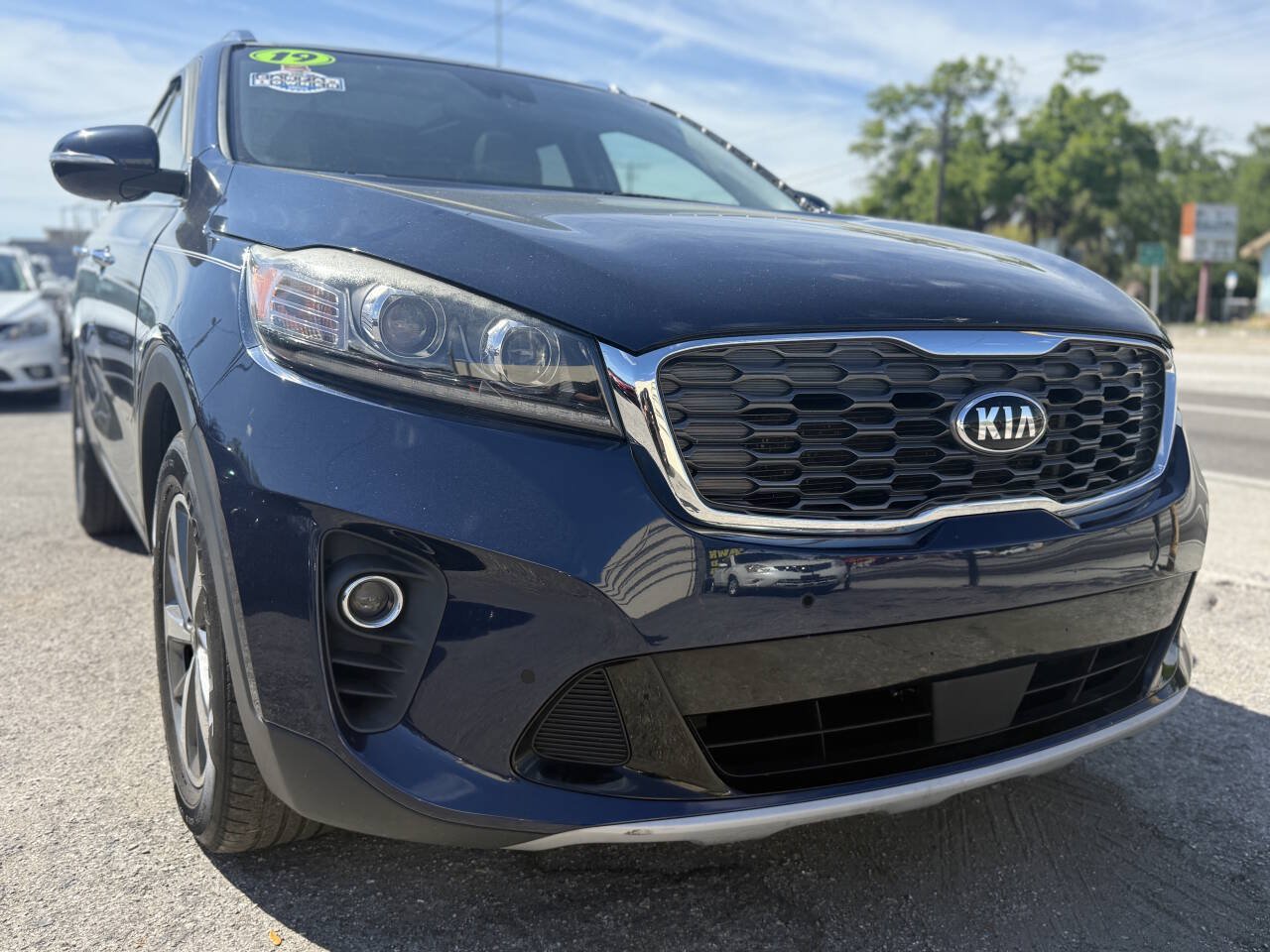 Used 2019 Kia Sorento EX w/ EX Touring Package FWD image 4