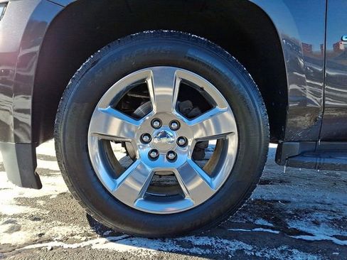 Used 2017 Chevrolet Suburban LT w/ Luxury Package image 11