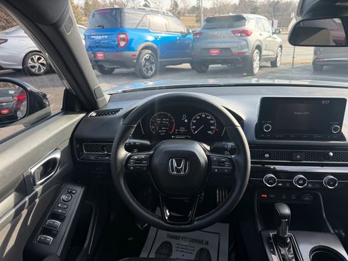 Used 2025 Honda Civic Sport image 10