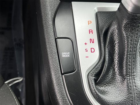 Used 2023 Kia Forte LXS image 17