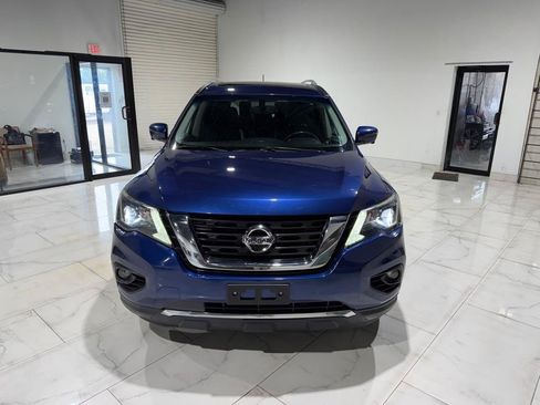 Used 2018 Nissan Pathfinder Platinum w/ Cargo Package AWD/4WD image 2