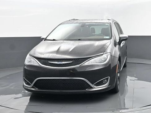 Used 2018 Chrysler Pacifica Limited FWD image 29