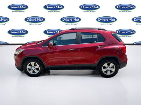 Used 2020 Chevrolet Trax LT w/ LT Convenience Package FWD image 4