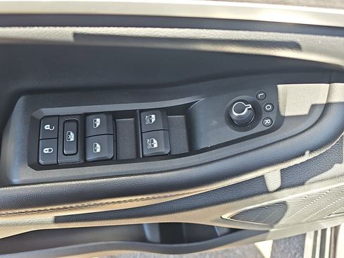 Used 2021 Jeep Grand Cherokee L Limited AWD/4WD image 28
