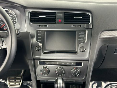 Used 2017 Volkswagen Golf Alltrack SE image 38