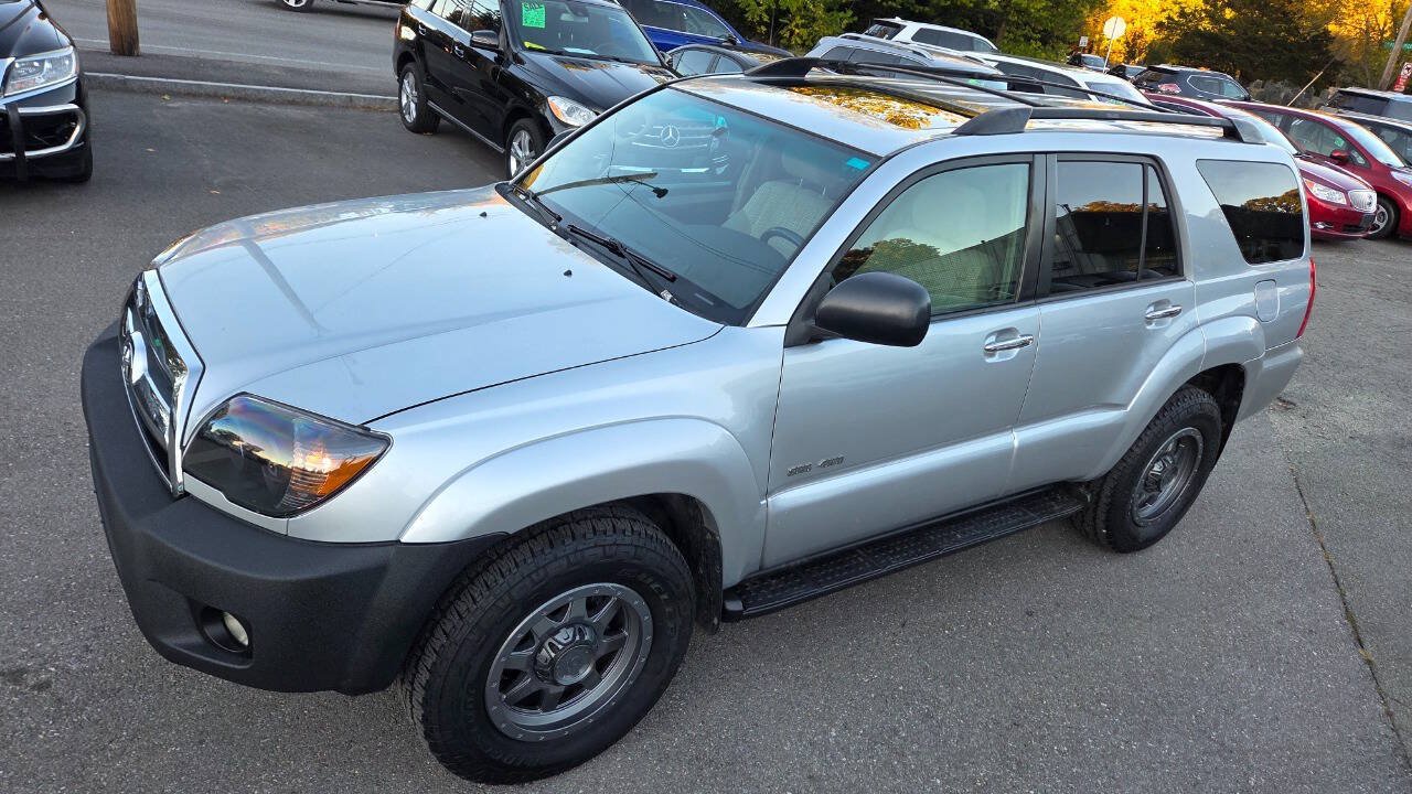 Used 2007 Toyota 4Runner SR5 AWD/4WD image 5