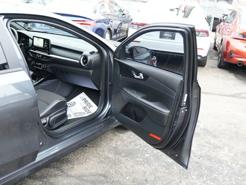 Used 2022 Kia Forte GT-Line w/ GT-Line Premium Package image 11