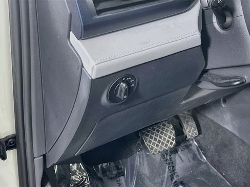 Used 2023 Volkswagen Taos SE image 10