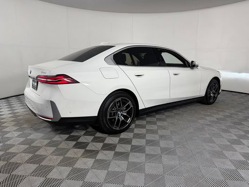 Used 2026 BMW 530i RWD image 5
