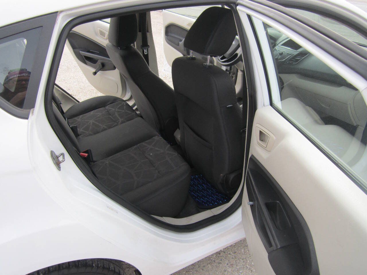 Used 2013 Ford Fiesta S FWD image 11