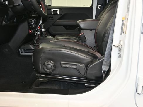 Used 2023 Jeep Gladiator Rubicon w/ Trailer Tow Package AWD/4WD image 22