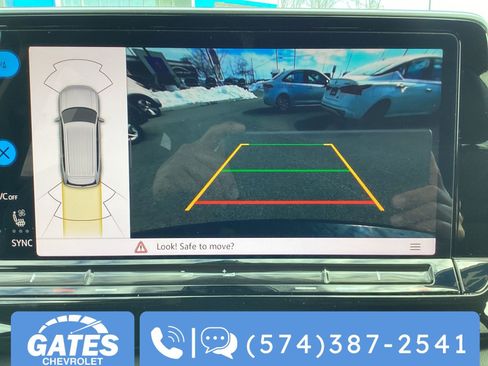 Used 2024 Volkswagen Atlas SE image 21