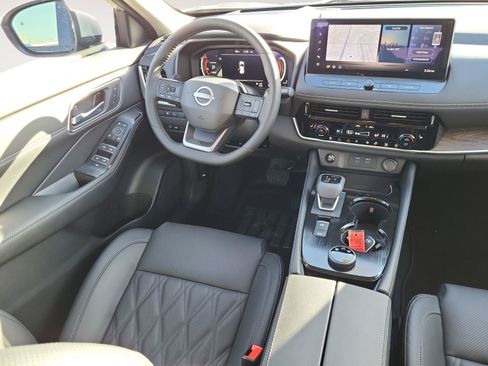 Used 2026 Nissan Rogue Platinum w/ Platinum Premium Package AWD/4WD image 11