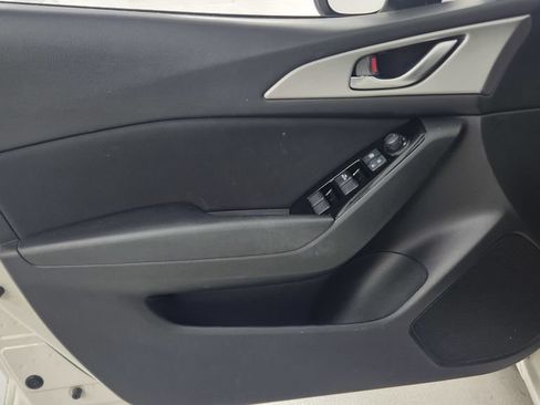 Used 2017 MAZDA MAZDA3 Sport FWD image 16
