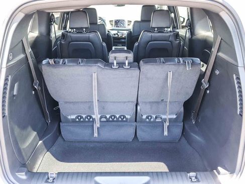 New 2027 Chrysler Pacifica Select FWD image 12