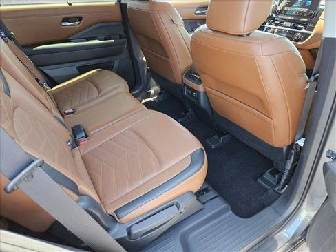 Used 2022 Nissan Pathfinder Platinum w/ Cargo Package FWD image 20