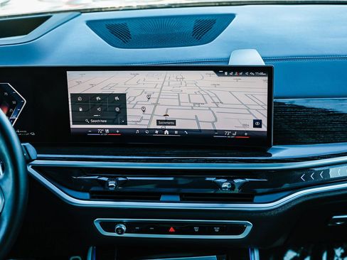 Used 2025 BMW X5 xDrive50e w/ Executive Package image 11