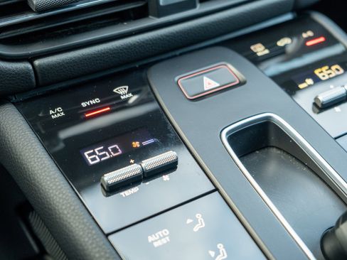 Certified 2023 Porsche Macan Turbo image 26