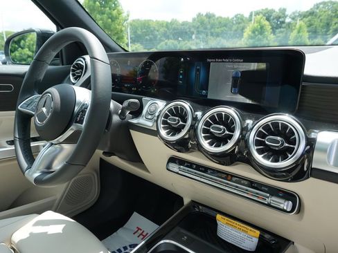 Used 2025 Mercedes-Benz GLB 250 image 67