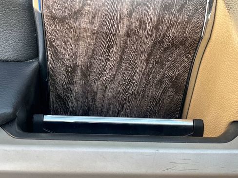 Used 2019 Ford F250 Lariat w/ Chrome Package image 8