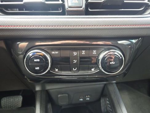 Used 2025 Chevrolet TrailBlazer RS w/ Convenience Package FWD image 19