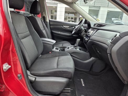 Used 2017 Nissan Rogue SV image 18