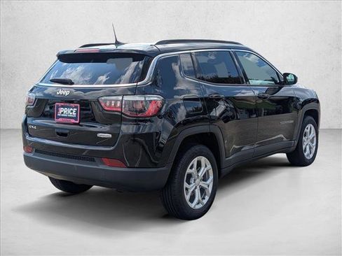 Used 2024 Jeep Compass Latitude image 5