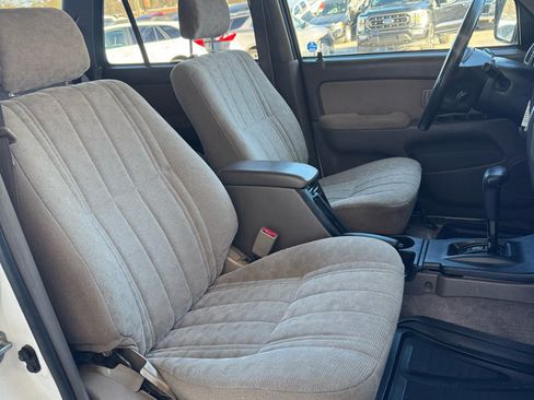 Used 2000 Toyota 4Runner 2WD image 17