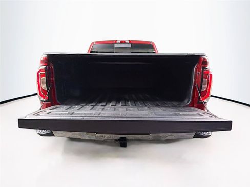 Used 2018 GMC Sierra 1500 SLT AWD/4WD image 14