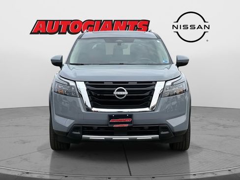 Used 2025 Nissan Pathfinder Platinum image 7
