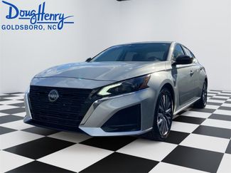 Used 2024 Nissan Altima 2.5 SV video 1