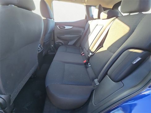 Used 2021 Nissan Rogue Sport S image 13