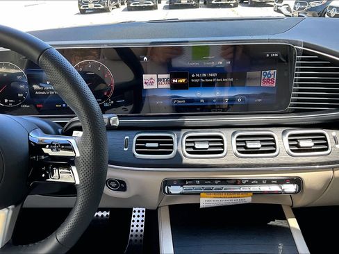 New 2026 Mercedes-Benz GLS 450 4MATIC image 9