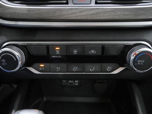 Used 2024 Nissan Altima 2.5 SV FWD image 18