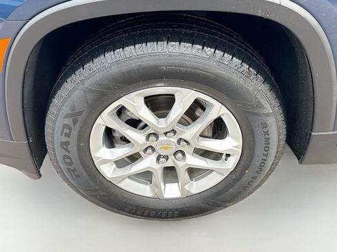 Used 2023 Chevrolet Traverse LS image 37