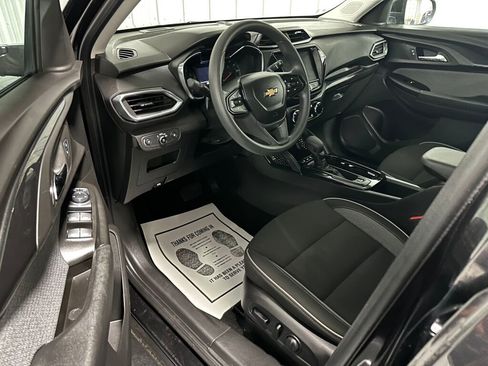 Used 2023 Chevrolet TrailBlazer LT w/ Convenience Package image 6