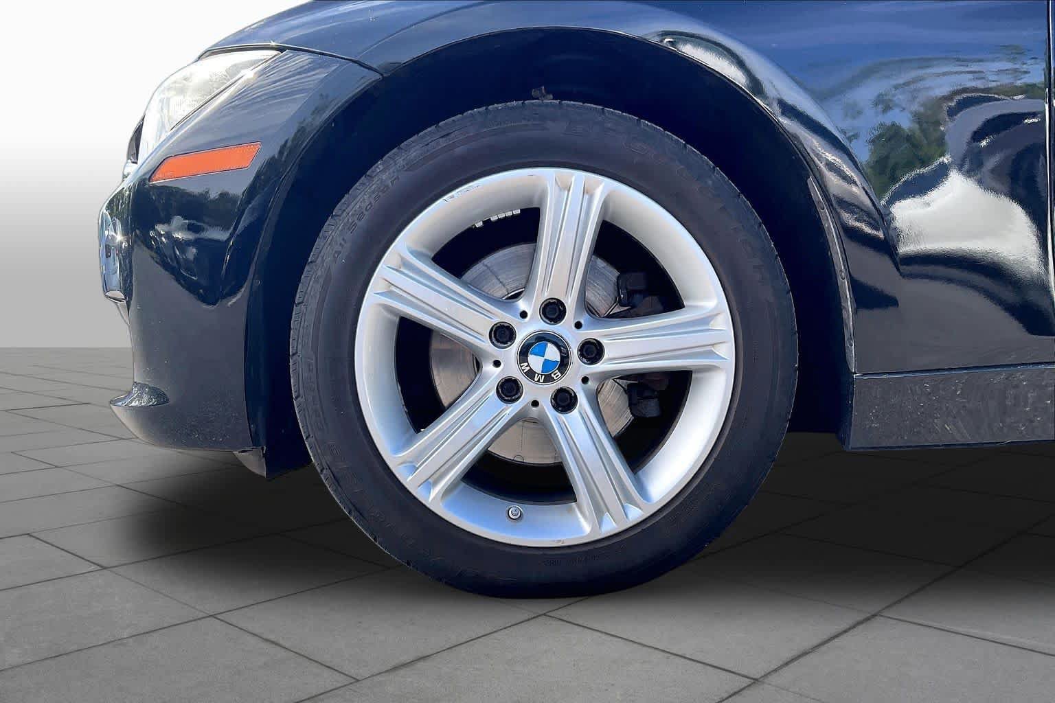 Used 2015 BMW 328i xDrive Sedan AWD/4WD image 10
