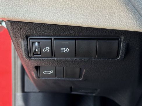 Used 2024 Toyota Corolla Cross XLE w/ Convenience Package FWD image 23