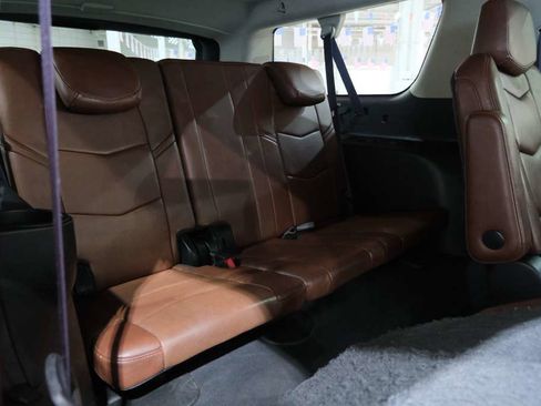 Used 2015 Cadillac Escalade ESV Premium image 28