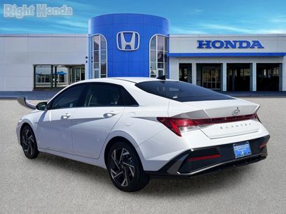 Used 2025 Hyundai Elantra SEL