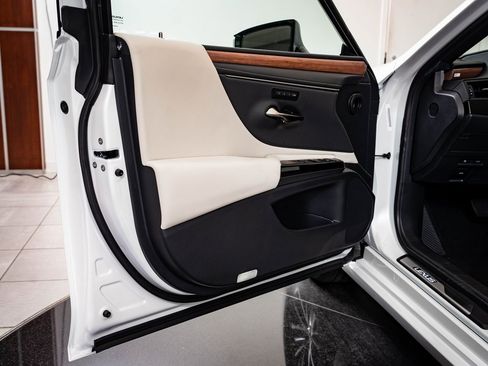 New 2025 Lexus ES 350 w/ Premium Package image 25