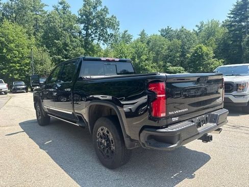 Used 2024 Chevrolet Silverado 2500 High Country w/ Technology Package AWD/4WD image 6