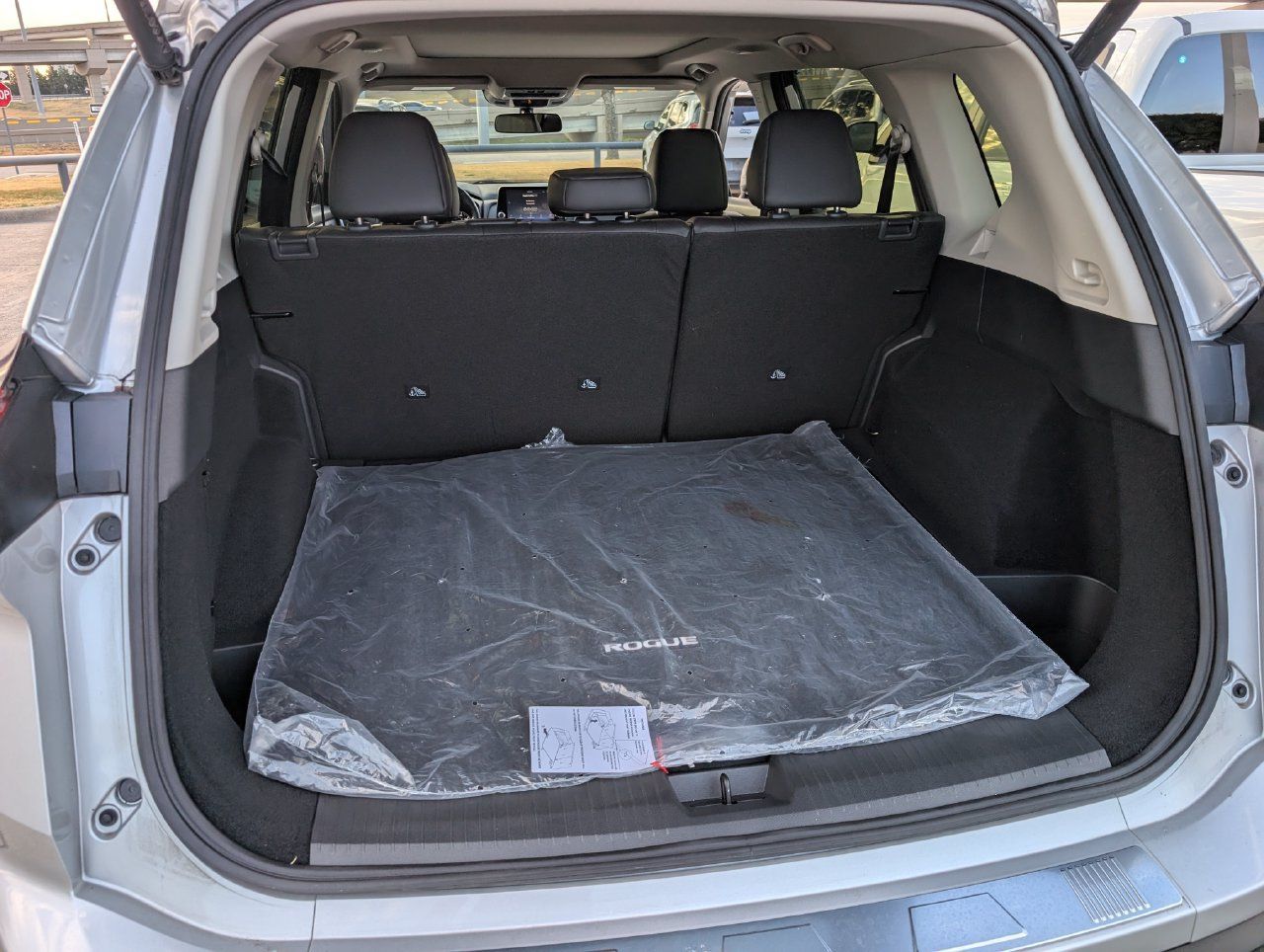 Certified 2025 Nissan Rogue SV w/ SV Premium Package FWD image 29