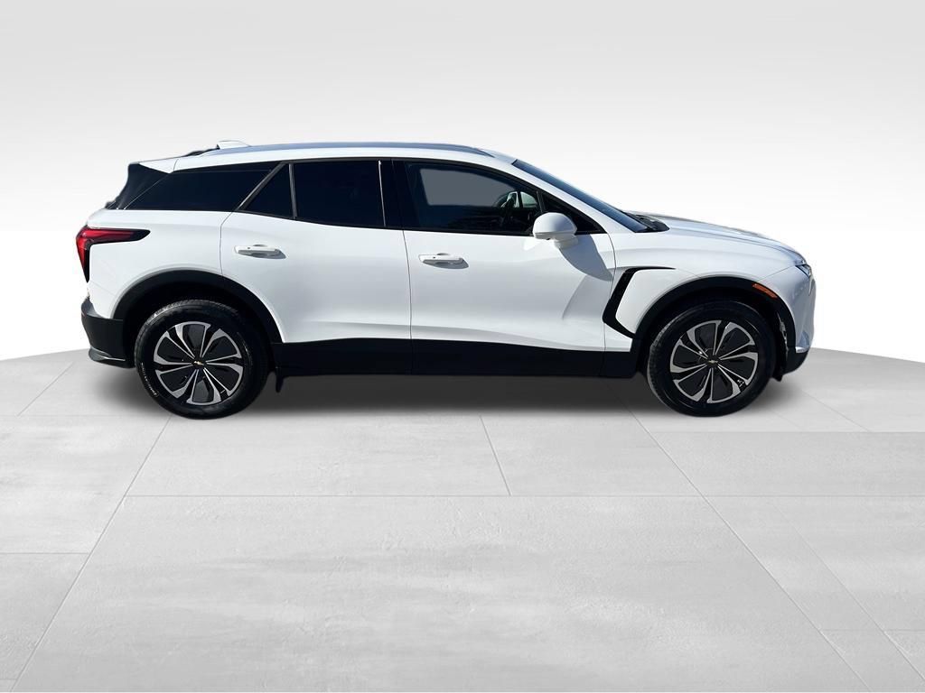 Used 2024 Chevrolet Blazer EV LT AWD/4WD image 8