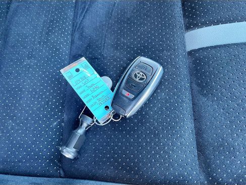 Used 2025 Toyota GR86 Premium w/ ALL Weather Mat Package (TMS) RWD image 31