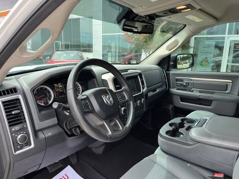 Used 2016 RAM 1500 Classic SLT AWD/4WD image 4