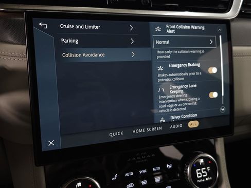 Used 2021 Jaguar F-PACE SVR image 29