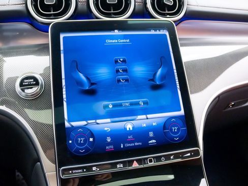 Used 2024 Mercedes-Benz GLC 300 4MATIC image 27