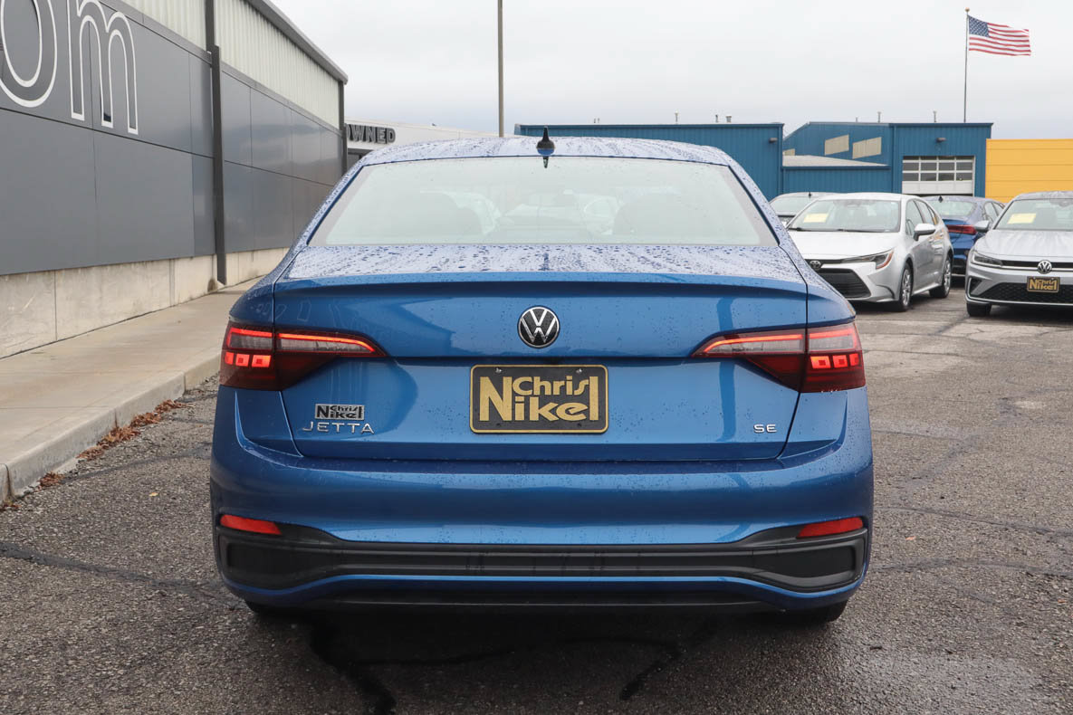 Used 2024 Volkswagen Jetta SE FWD image 5